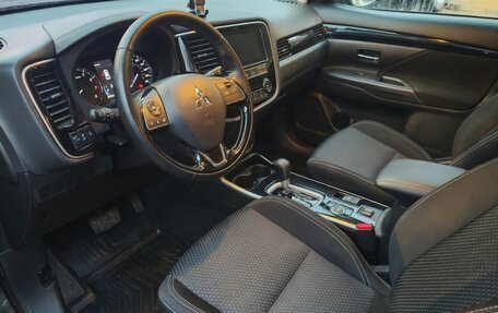 Mitsubishi Outlander III рестайлинг 3, 2019 год, 2 500 000 рублей, 7 фотография