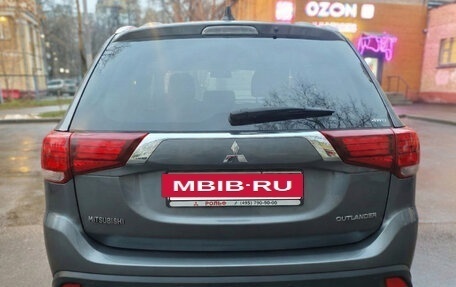 Mitsubishi Outlander III рестайлинг 3, 2019 год, 2 500 000 рублей, 6 фотография