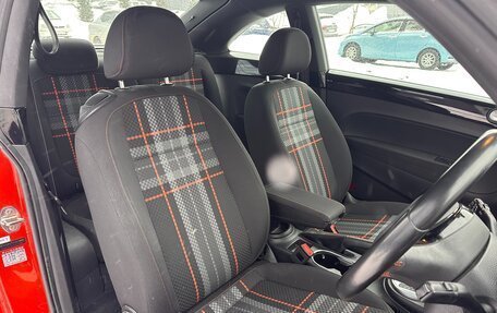 Volkswagen Beetle, 2015 год, 1 097 000 рублей, 9 фотография