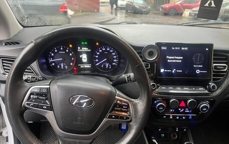 Hyundai Solaris II рестайлинг, 2021 год, 1 300 000 рублей, 9 фотография