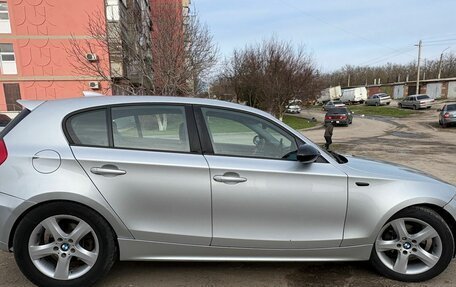 BMW 1 серия, 2004 год, 600 000 рублей, 1 фотография
