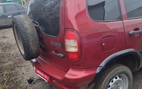 Chevrolet Niva I рестайлинг, 2004 год, 240 000 рублей, 3 фотография