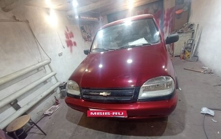 Chevrolet Niva I рестайлинг, 2004 год, 240 000 рублей, 10 фотография