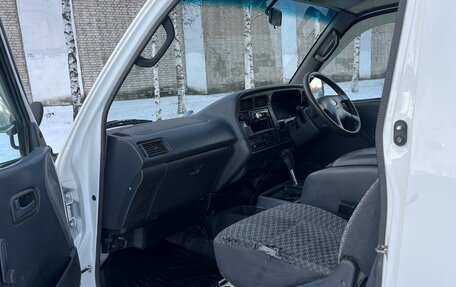 Toyota HiAce H100, 2001 год, 1 050 000 рублей, 10 фотография
