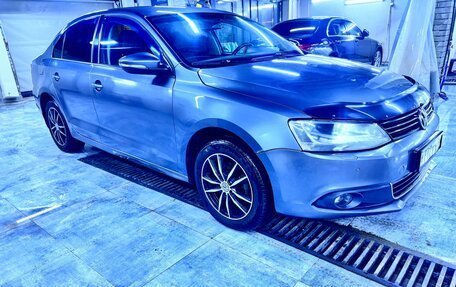 Volkswagen Jetta VI, 2011 год, 715 000 рублей, 2 фотография