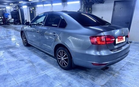 Volkswagen Jetta VI, 2011 год, 715 000 рублей, 6 фотография