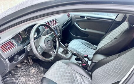 Volkswagen Jetta VI, 2011 год, 715 000 рублей, 9 фотография