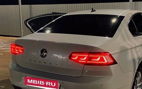 Volkswagen Passat B8 рестайлинг, 2020 год, 2 900 000 рублей, 15 фотография