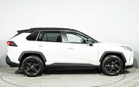 Toyota RAV4, 2021 год, 3 675 000 рублей, 4 фотография