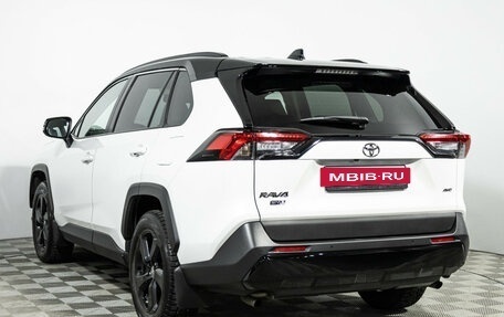 Toyota RAV4, 2021 год, 3 675 000 рублей, 7 фотография