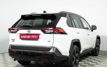 Toyota RAV4, 2021 год, 3 675 000 рублей, 5 фотография