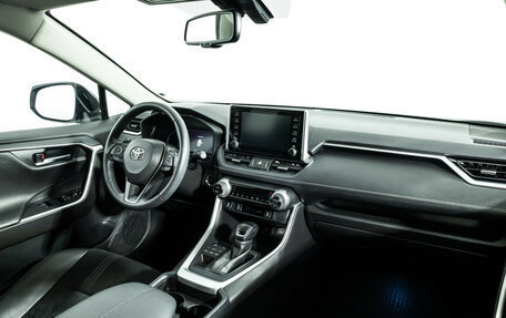 Toyota RAV4, 2021 год, 3 675 000 рублей, 9 фотография