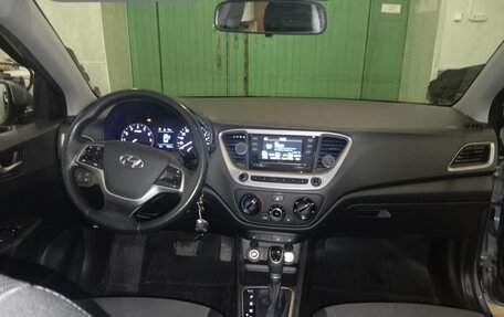 Hyundai Solaris II рестайлинг, 2018 год, 1 300 000 рублей, 8 фотография