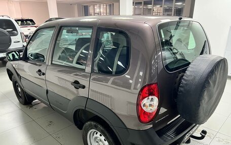 Chevrolet Niva I рестайлинг, 2018 год, 699 000 рублей, 6 фотография