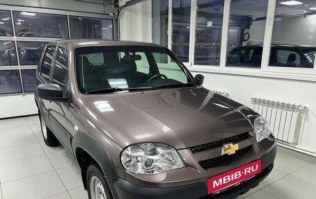 Chevrolet Niva I рестайлинг, 2018 год, 699 000 рублей, 3 фотография