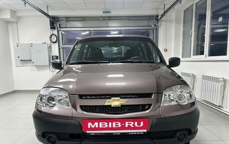 Chevrolet Niva I рестайлинг, 2018 год, 699 000 рублей, 2 фотография