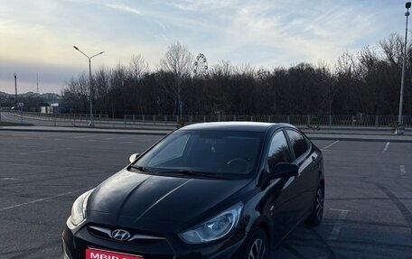 Hyundai Solaris II рестайлинг, 2011 год, 720 000 рублей, 1 фотография