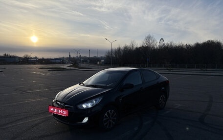 Hyundai Solaris II рестайлинг, 2011 год, 720 000 рублей, 2 фотография