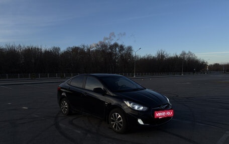 Hyundai Solaris II рестайлинг, 2011 год, 720 000 рублей, 3 фотография