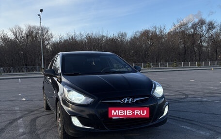Hyundai Solaris II рестайлинг, 2011 год, 720 000 рублей, 10 фотография