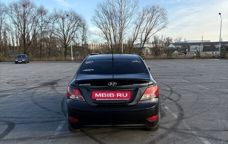 Hyundai Solaris II рестайлинг, 2011 год, 720 000 рублей, 9 фотография