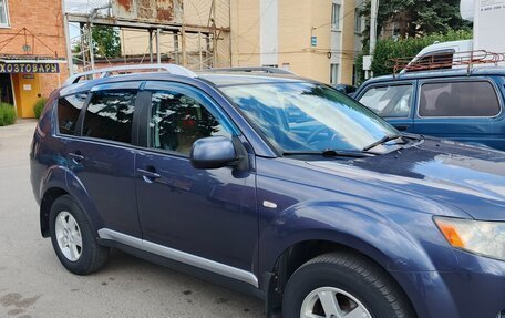 Mitsubishi Outlander III рестайлинг 3, 2007 год, 800 000 рублей, 4 фотография
