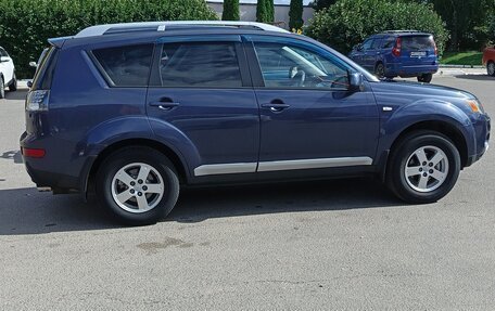 Mitsubishi Outlander III рестайлинг 3, 2007 год, 800 000 рублей, 8 фотография