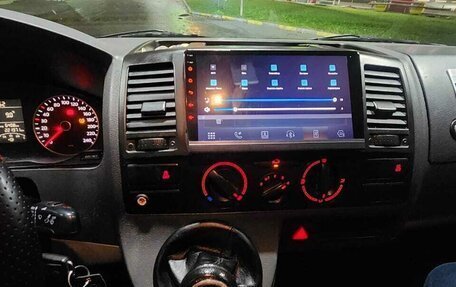 Volkswagen Transporter T5 рестайлинг, 2011 год, 1 200 000 рублей, 2 фотография