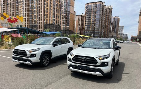 Toyota RAV4, 2025 год, 4 149 000 рублей, 2 фотография