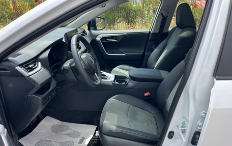 Toyota RAV4, 2025 год, 4 149 000 рублей, 12 фотография