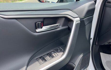 Toyota RAV4, 2025 год, 4 149 000 рублей, 28 фотография