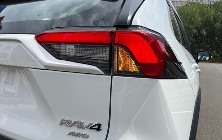 Toyota RAV4, 2025 год, 4 149 000 рублей, 34 фотография