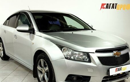 Chevrolet Cruze II, 2009 год, 430 000 рублей, 3 фотография