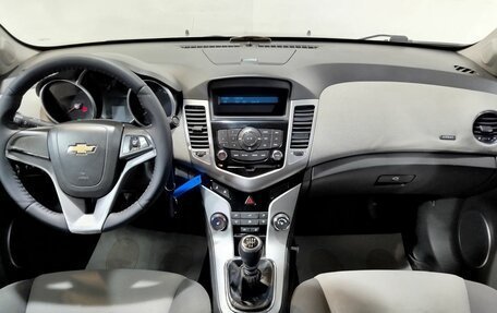 Chevrolet Cruze II, 2009 год, 430 000 рублей, 15 фотография