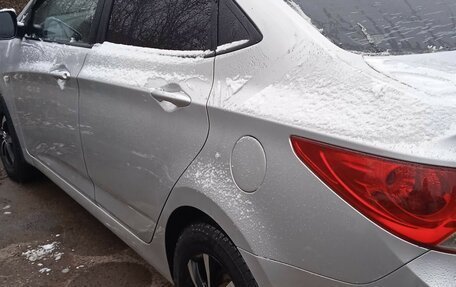 Hyundai Solaris II рестайлинг, 2011 год, 575 000 рублей, 5 фотография