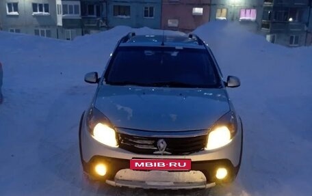 Renault Sandero I, 2013 год, 700 000 рублей, 1 фотография