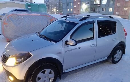 Renault Sandero I, 2013 год, 700 000 рублей, 2 фотография