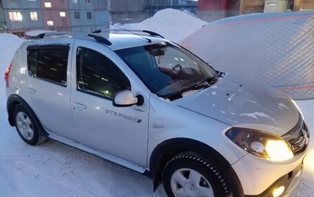Renault Sandero I, 2013 год, 700 000 рублей, 3 фотография