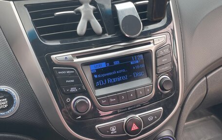 Hyundai Solaris II рестайлинг, 2014 год, 1 200 000 рублей, 13 фотография