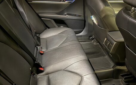 Toyota Camry, 2021 год, 3 300 000 рублей, 6 фотография