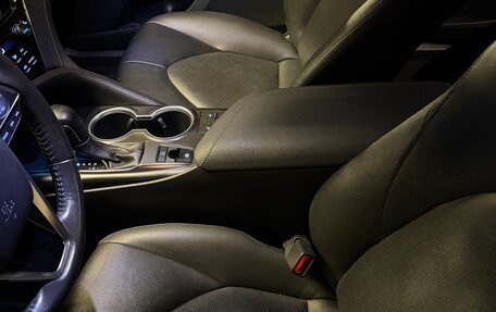 Toyota Camry, 2021 год, 3 300 000 рублей, 24 фотография