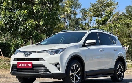 Toyota RAV4, 2019 год, 2 200 000 рублей, 1 фотография