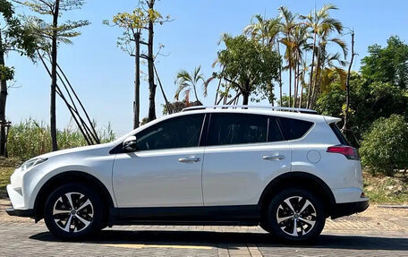 Toyota RAV4, 2019 год, 2 200 000 рублей, 7 фотография