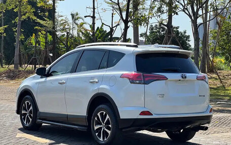 Toyota RAV4, 2019 год, 2 200 000 рублей, 8 фотография