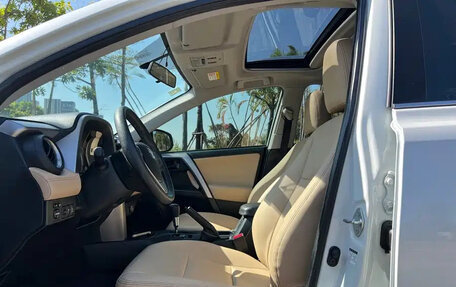 Toyota RAV4, 2019 год, 2 200 000 рублей, 9 фотография