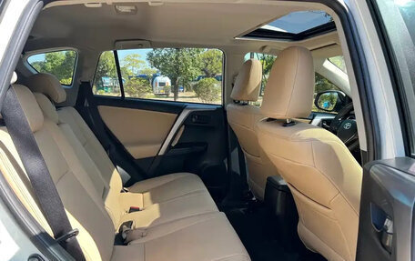 Toyota RAV4, 2019 год, 2 200 000 рублей, 13 фотография