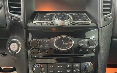 Infiniti QX70, 2013 год, 1 950 000 рублей, 6 фотография