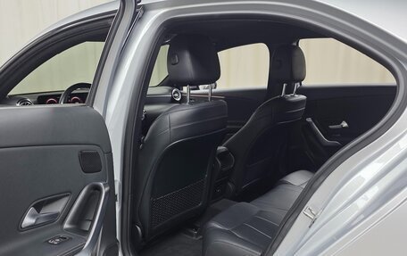 Mercedes-Benz A-Класс, 2021 год, 2 100 000 рублей, 19 фотография