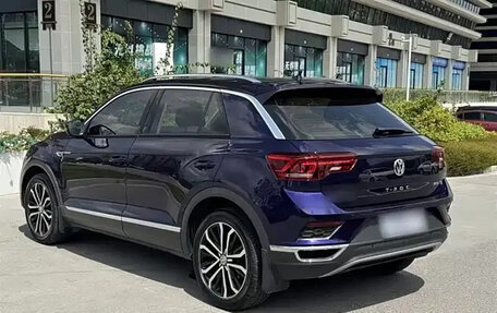 Volkswagen T-Roc I, 2022 год, 1 620 000 рублей, 6 фотография