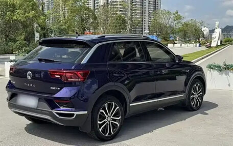 Volkswagen T-Roc I, 2022 год, 1 620 000 рублей, 4 фотография